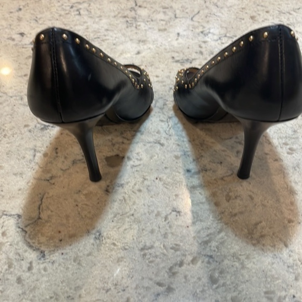 Michael Kors shoes size 7 1/2 black very soft leather with gold studs he… - Picture 6 of 9